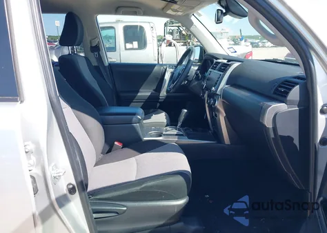 2022 Toyota 4Runner Sr5 из США, поврежденный, VIN JTEEU5JR7N5260826